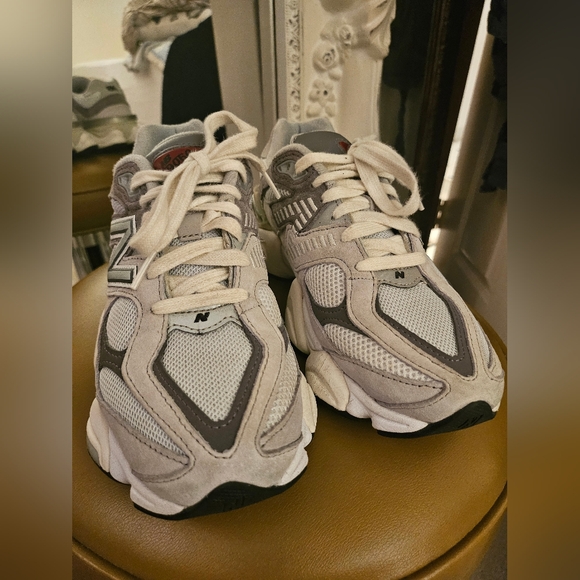 New Balance 9060, size 6.5-7, like new - Picture 4 of 8
